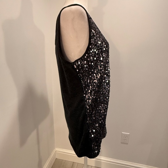 Old Navy Gray Sequin Front Tank Top Size XL - Picture 4 of 13